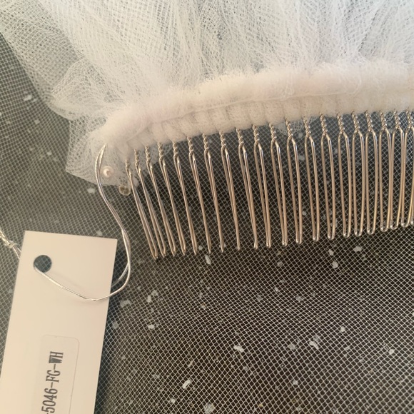 Wedding Veil, Pearl and silver bead edged by Dareth Colburn - Picture 2 of 5